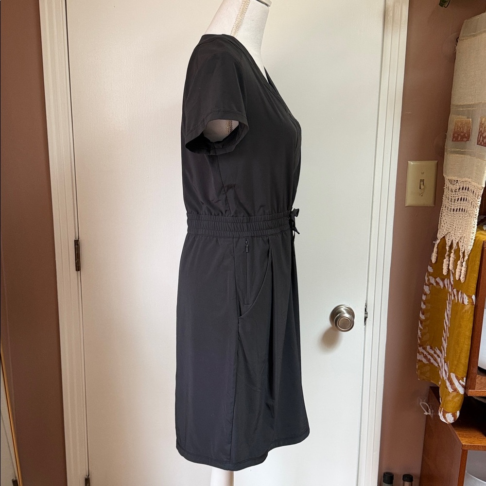 REI Savanna Trails Dress in Black - Picture 3 of 5